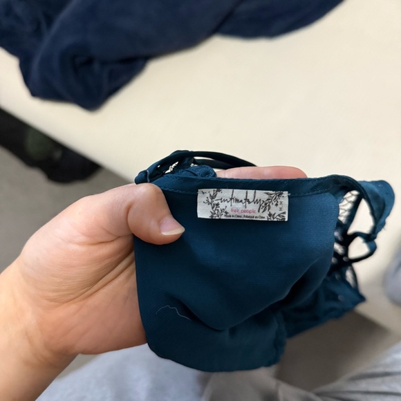 Free People Blouson Blue Satin Crochet Detail Lace Cropped Tank Top Intimately - Picture 3 of 16